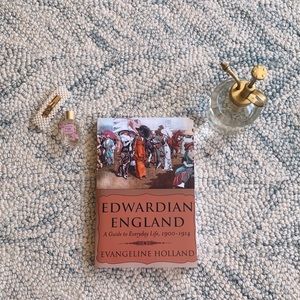 “Edwardian England” - downtown abbey era period book